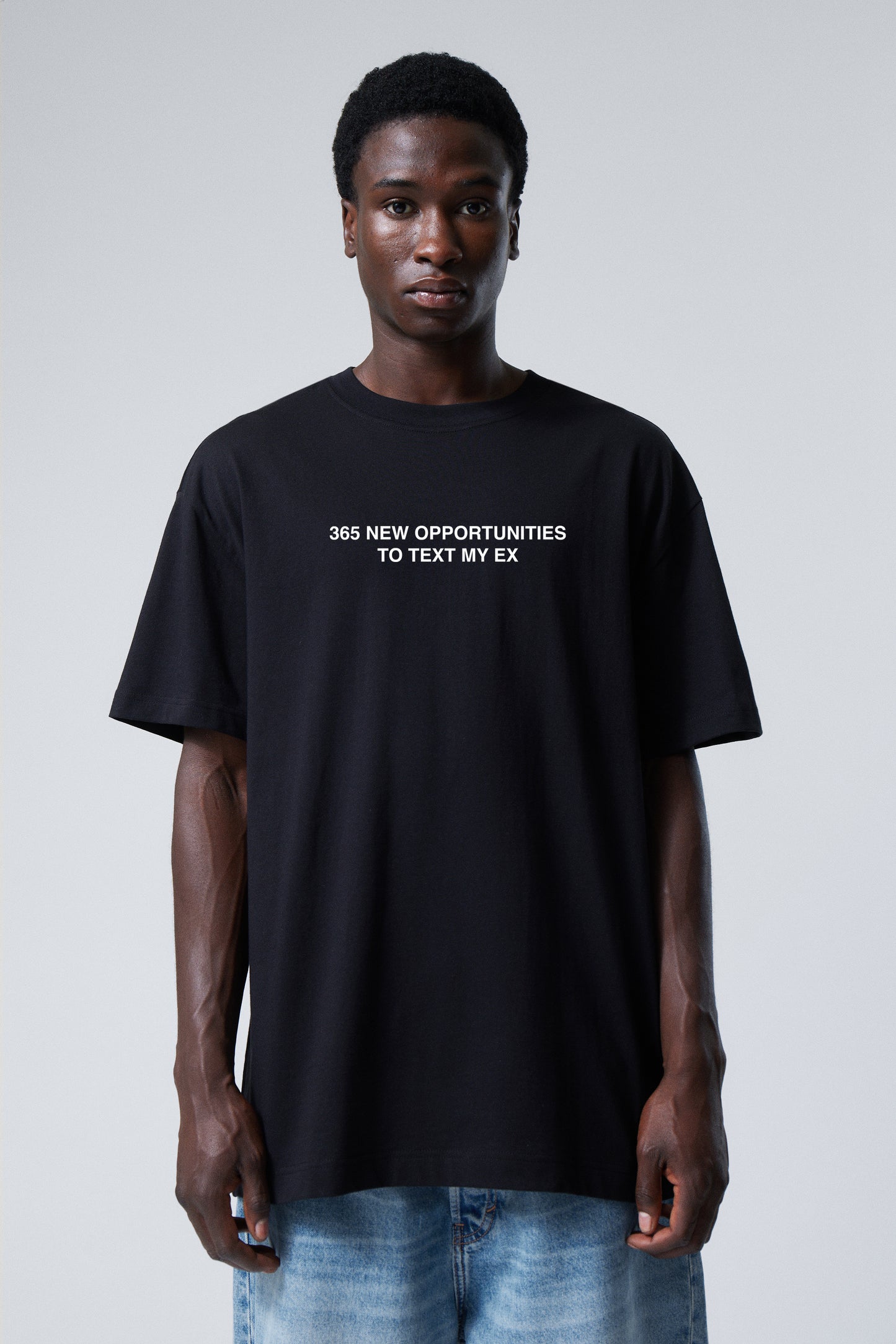 WEEK 1 OVERSIZED TEE BLACK